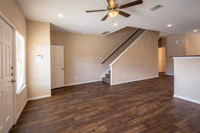 Photo - 8530 Homewood Ln Unidad B