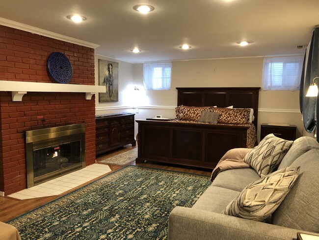 King bed, sofa bed, gas fireplace - 804 E Edison Ave Apartments Unit Short Term Suite