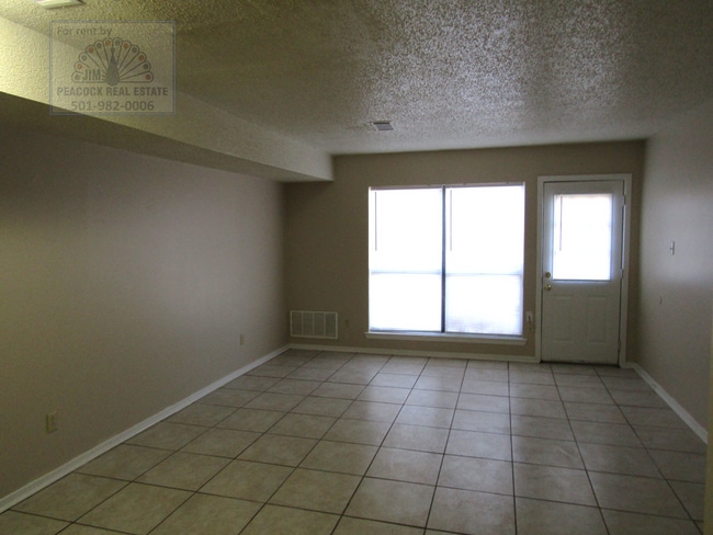 Photo - 622-622 S Oak St Unit 620