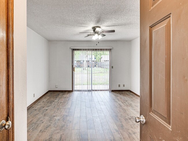 Photo - 612 W Linden Dr