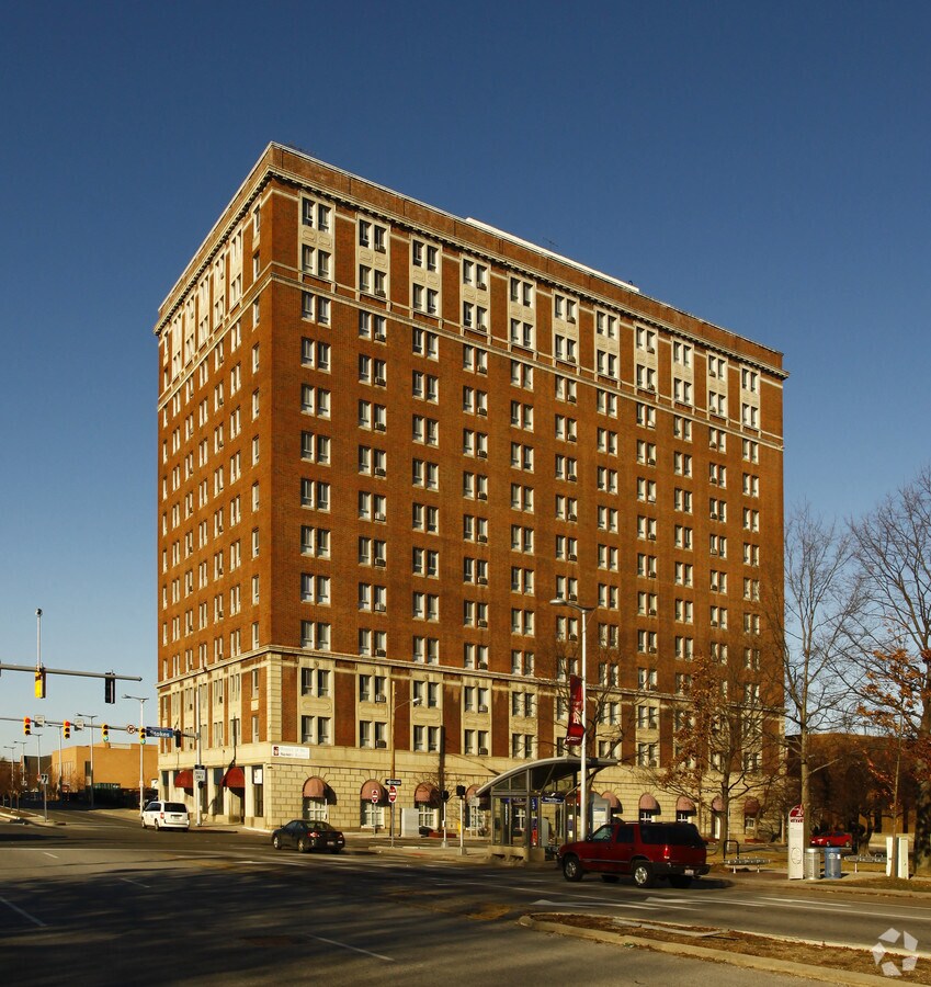 Fenway Manor - Fenway Manor Apartments