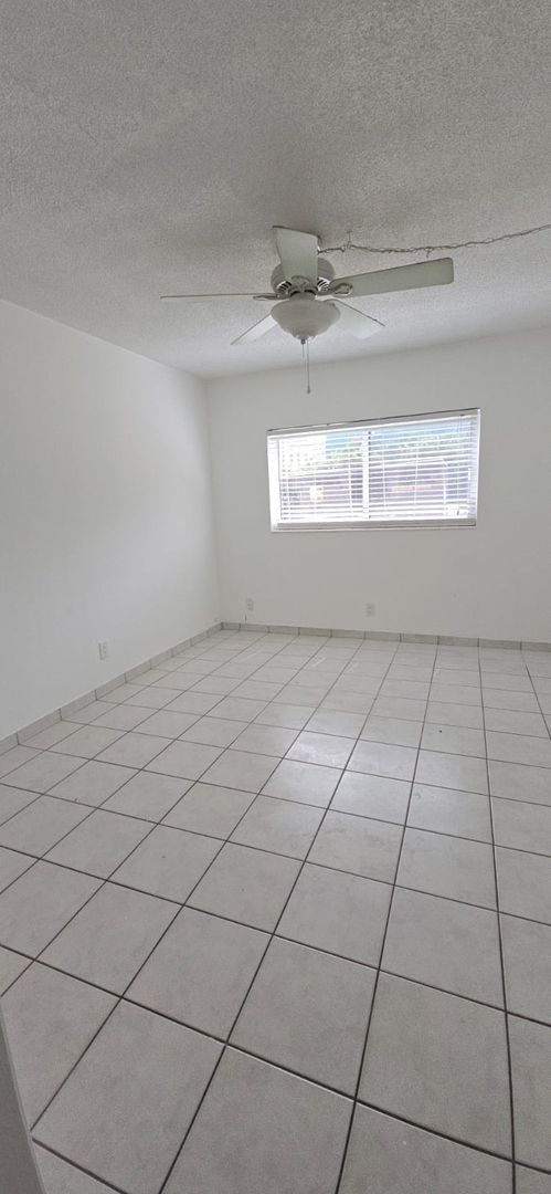 Photo - Spacious and modern 1-bedroom, 1-bathroom unit available for rent in the heart of Fort Lauderdale.