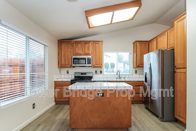 Photo - 4726 Stuart St