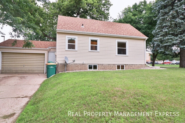 Photo - Charming 4 Bedroom 2.5 Bath near Sanford