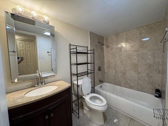 Photo - 5301 Gibson Dr