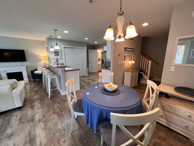 Photo - Stylish Downtown Traverse City Condo – Ful...