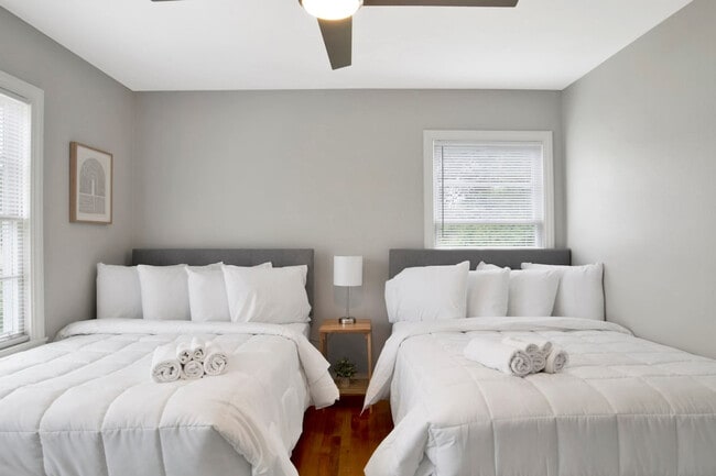 Photo - 129 Shell Rd Pl Unit ID1043713P