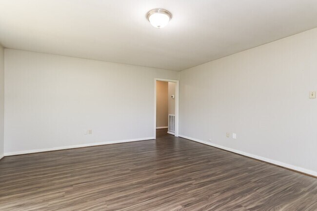 Photo - 608 Hilliard St