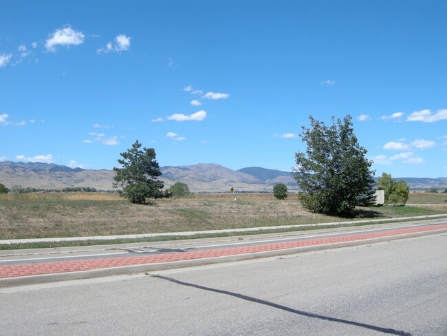 Photo - 5910 Gunbarrel Ave Unit E