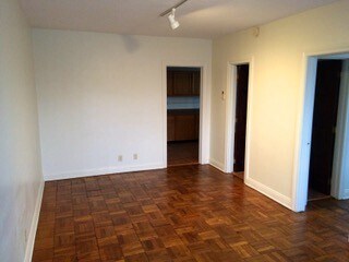 Photo - 522 E 3rd St