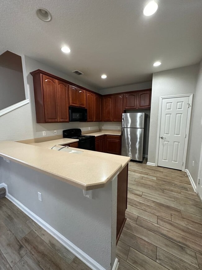 Photo - Well maintained townhouse in Spring Isle