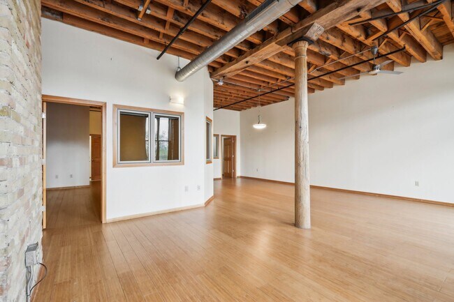 Photo - Grand Riverside