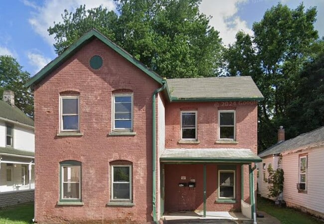 Photo - 665 1/2-349-342 E 4th St