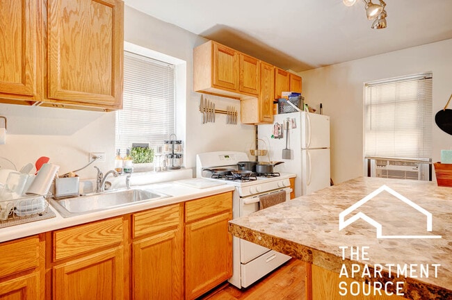 Photo - 1627 N Winchester Ave Unit CH1