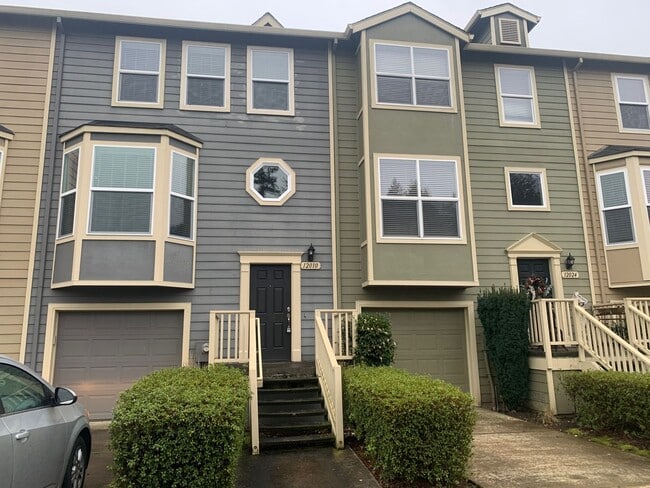 Building Photo - Remodeled Beautiful Progress Ridge Town home! 2 Bedrooms 2 Baths, 1628 Sq. Ft.