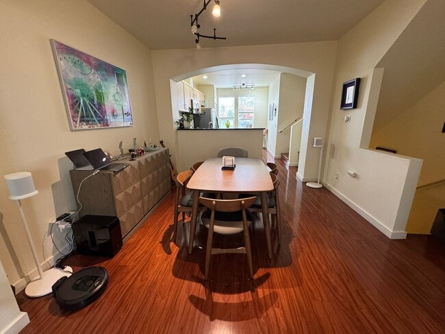 Photo - 2Bd/2.5Ba Bellevue Townhouse