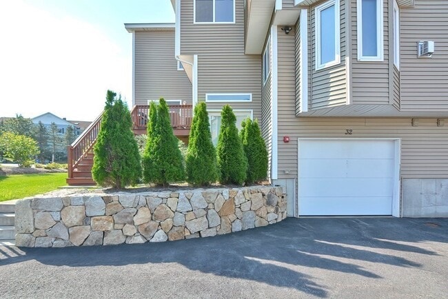 Photo - 32 John Hancock Dr Unit 32