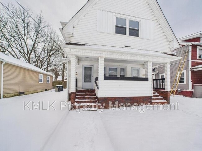 Photo - 916 Peckham St