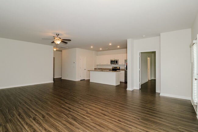 Photo - 163 Dorian Lp