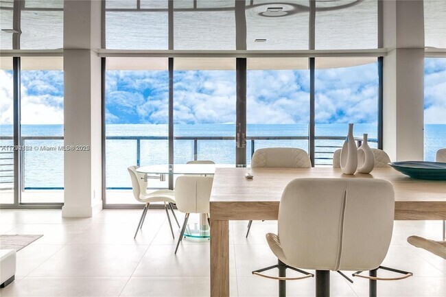 Building Photo - 250 S Ocean Blvd Unit 14H Rental