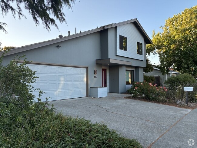 Building Photo - 405 Solano Dr Rental