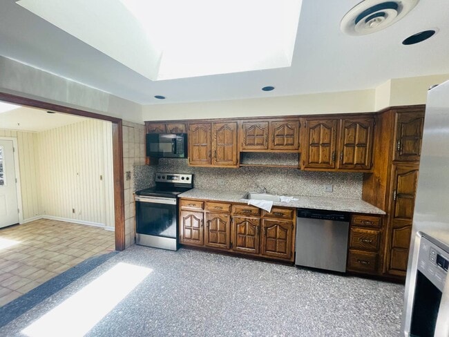 Photo - 146 Woolsey Ave