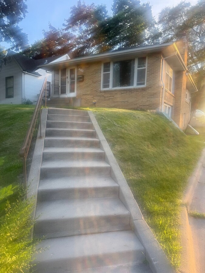 Photo - 3759 N Knox Ave