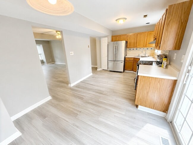 Photo - 739 Orley Pl