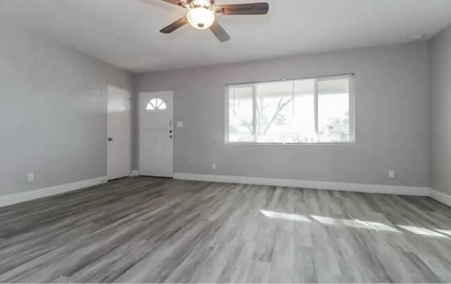 Building Photo - 2737 W Montebello Ave Rental