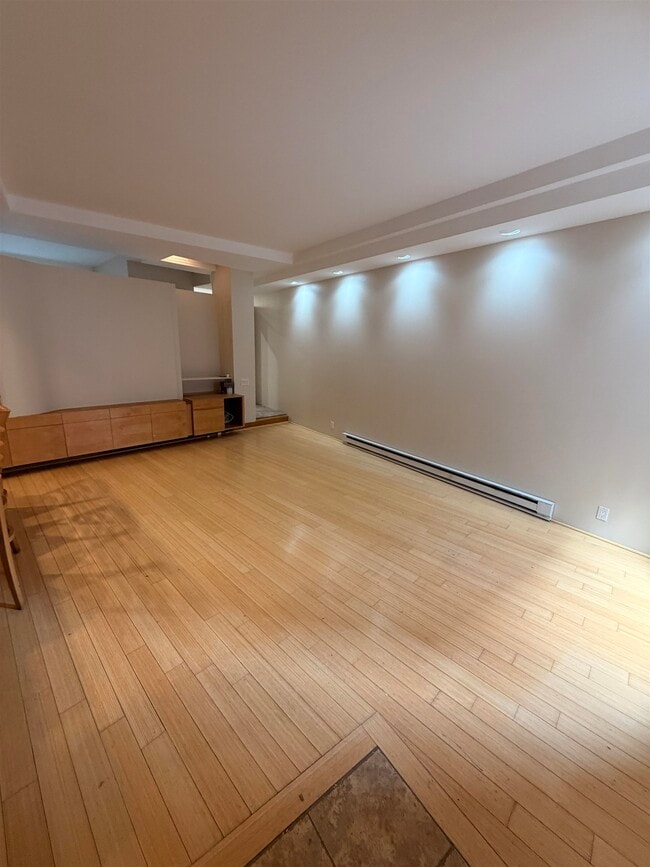 Photo - 401 State Street Unidad #P101