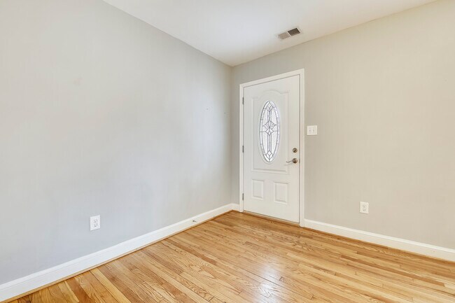 Photo - 8307 Roanoke Ave