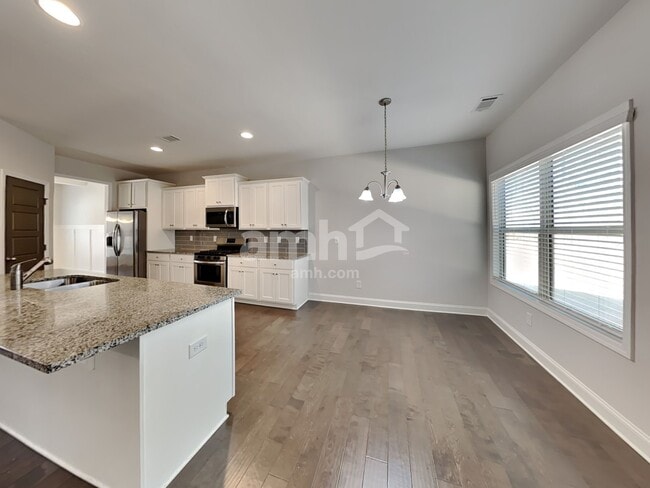 Photo - 1250 Victoria Walk Ln