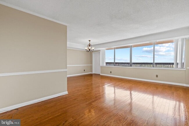 Photo - 3709 S George Mason Dr Unidad 1609 - EAST