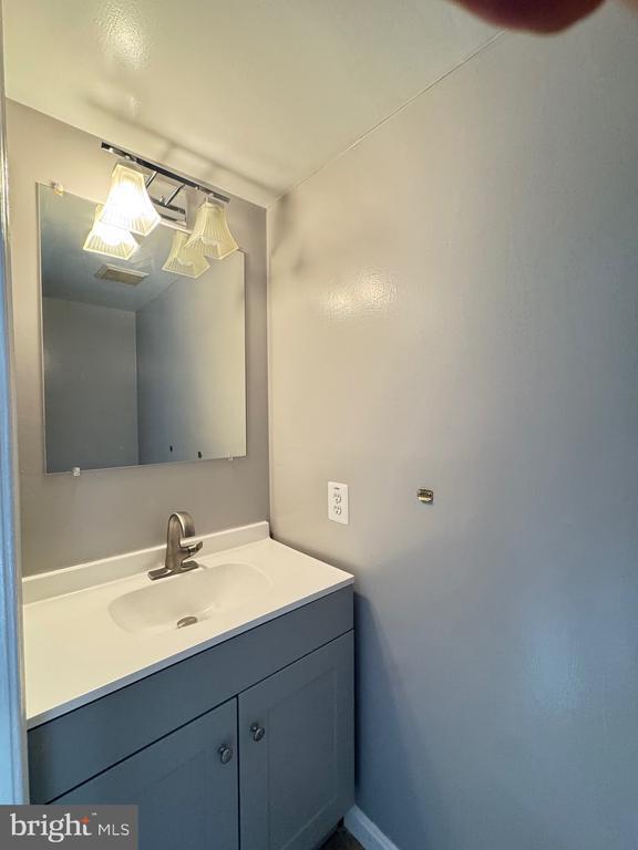 Photo - 6674 Ducketts Ln