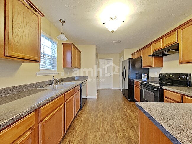 Photo - 403 Glenmore Ct