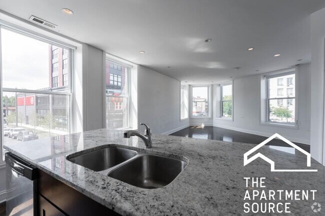 Building Photo - 4 bedroom in Chicago IL 60647 Unit 2 Rental