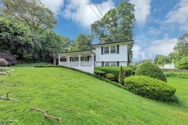 Photo - 1958 Innwood Rd NE