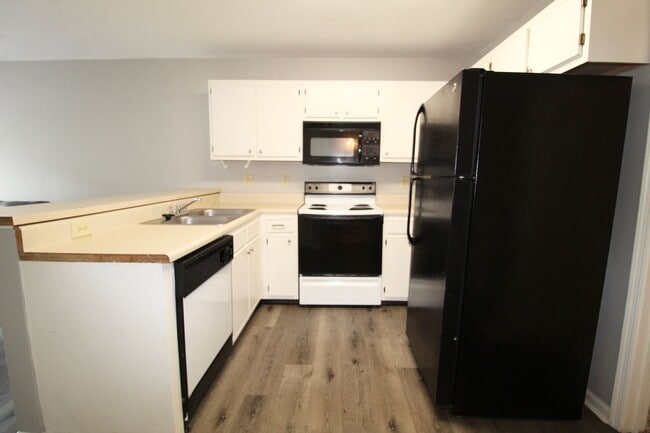 Photo - 1462 Devon Ln