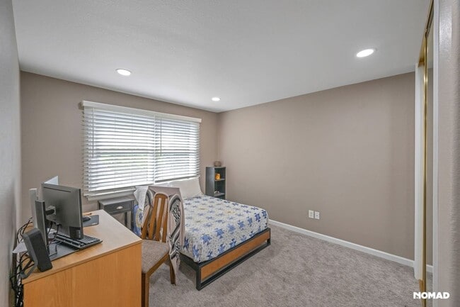 Photo - 1321 S Lansing Ct