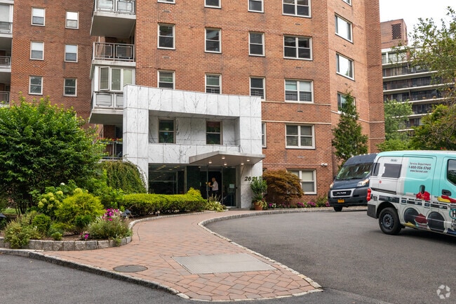Photo - River Terrace Apartments