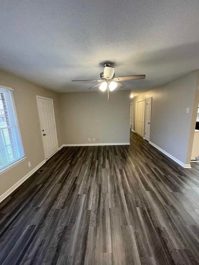 Photo - 1005 Peachers Mill Rd