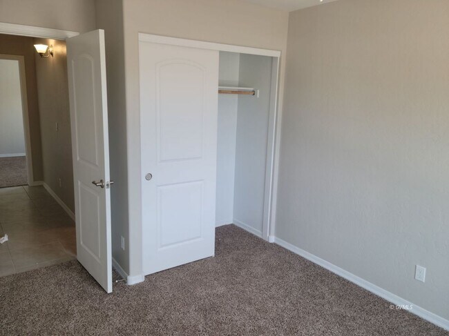 Photo - 1198 Coventry Dr