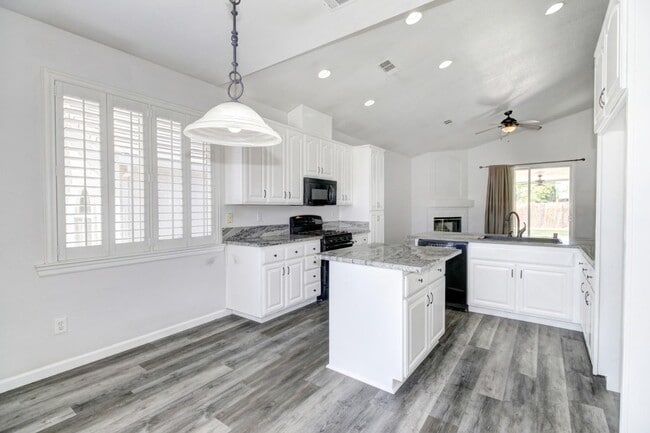 Photo - 953 Portside Cir