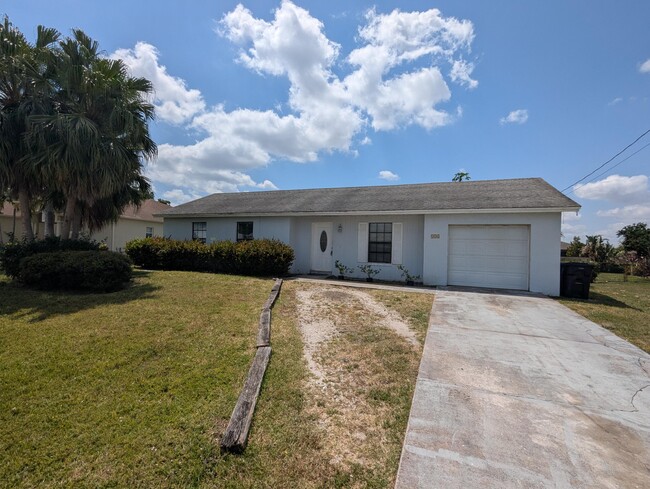 Photo - 554 SW Lakehurst Dr House