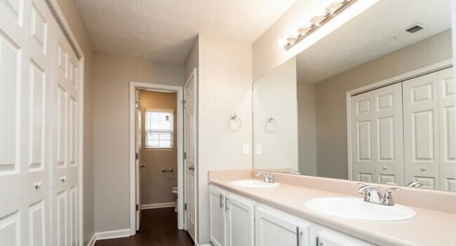 Photo - 420 Cathedral Dr