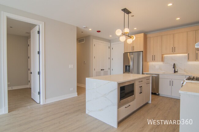 Photo - 2354 W Polk St Unit #302
