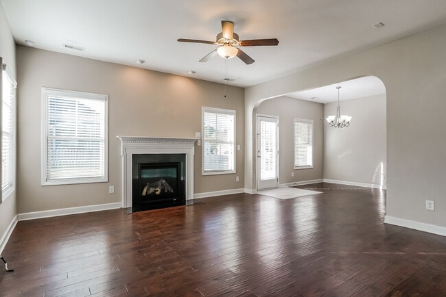 Photo - 104 W Webber Ln