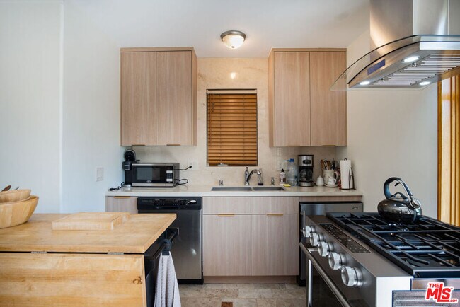 Photo - 8298 Presson Pl