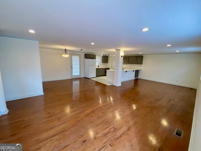 Photo - 487 Morgan Mill Rd