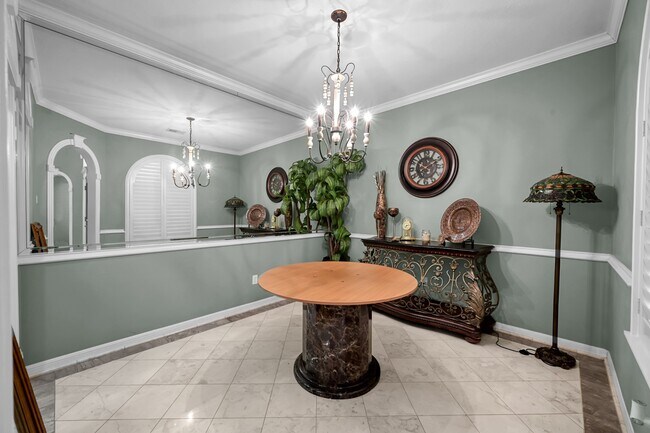 Photo - 192 Monterrey Rd W